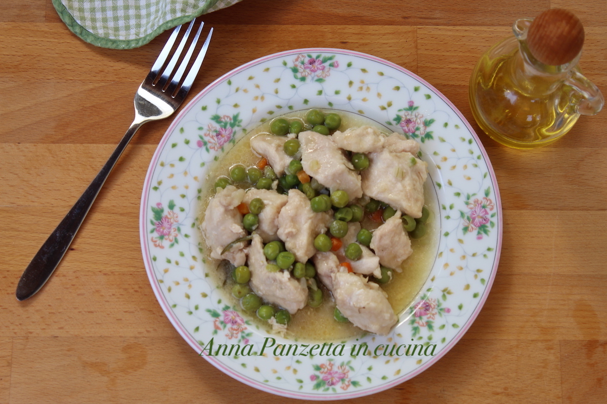 Bocconcini di pollo con piselli